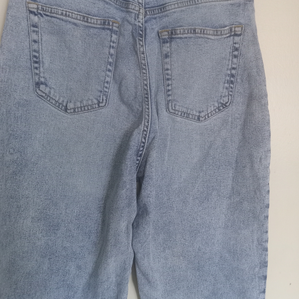 H&M High Rise Light Blue Jeans - Picture 4 of 9